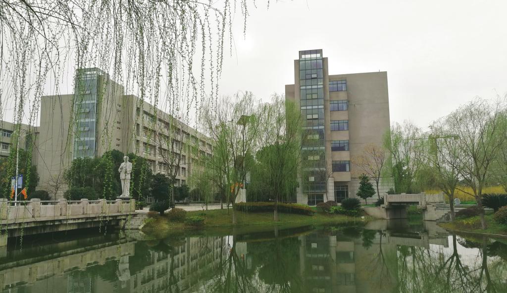 湖北国土资源职业学院成教校园风景05